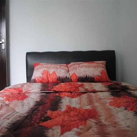 Golden Hawaii Villa Singkawang Kültér fotó